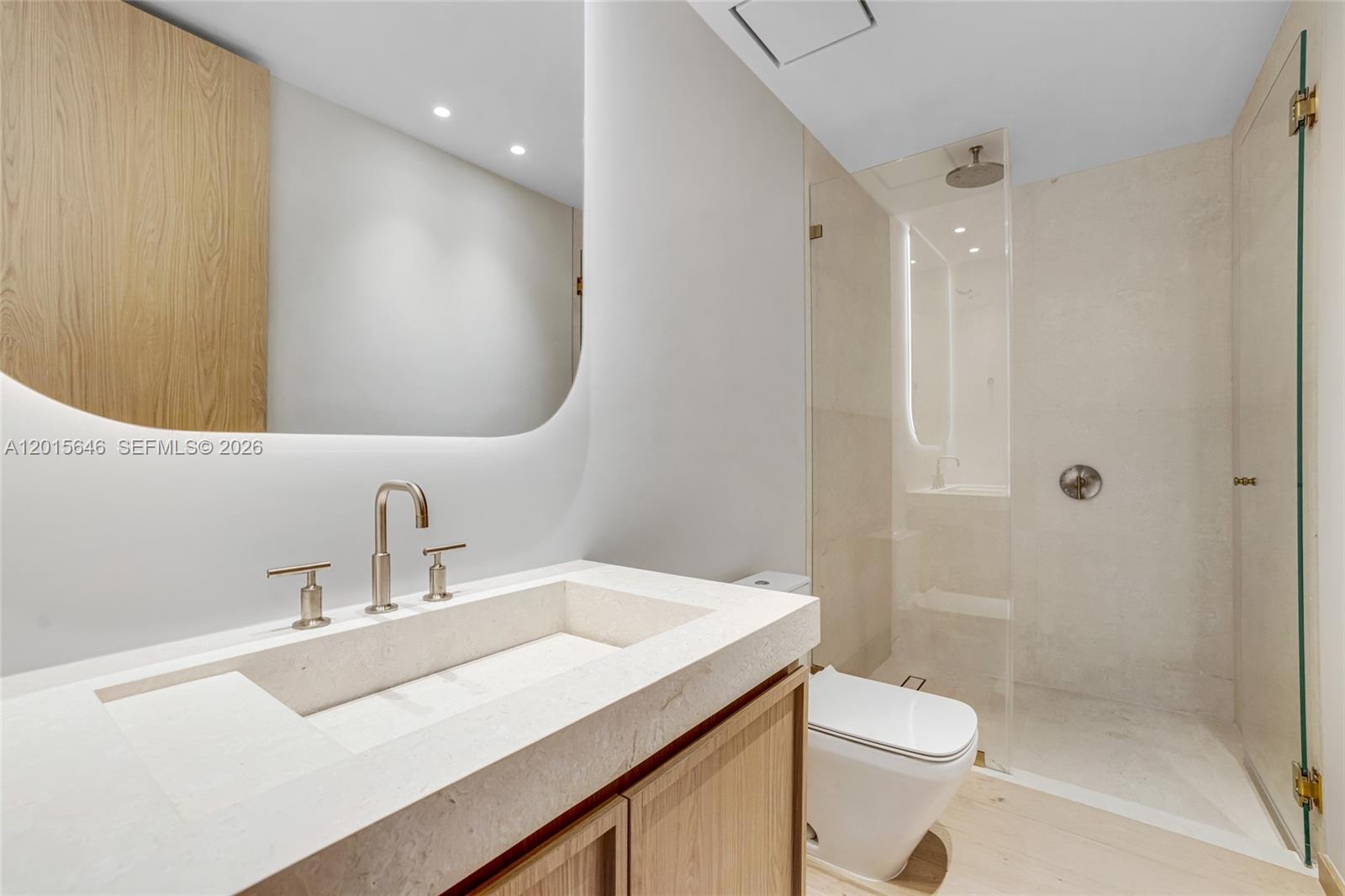 72 W Shore Dr W, Miami FL 33133