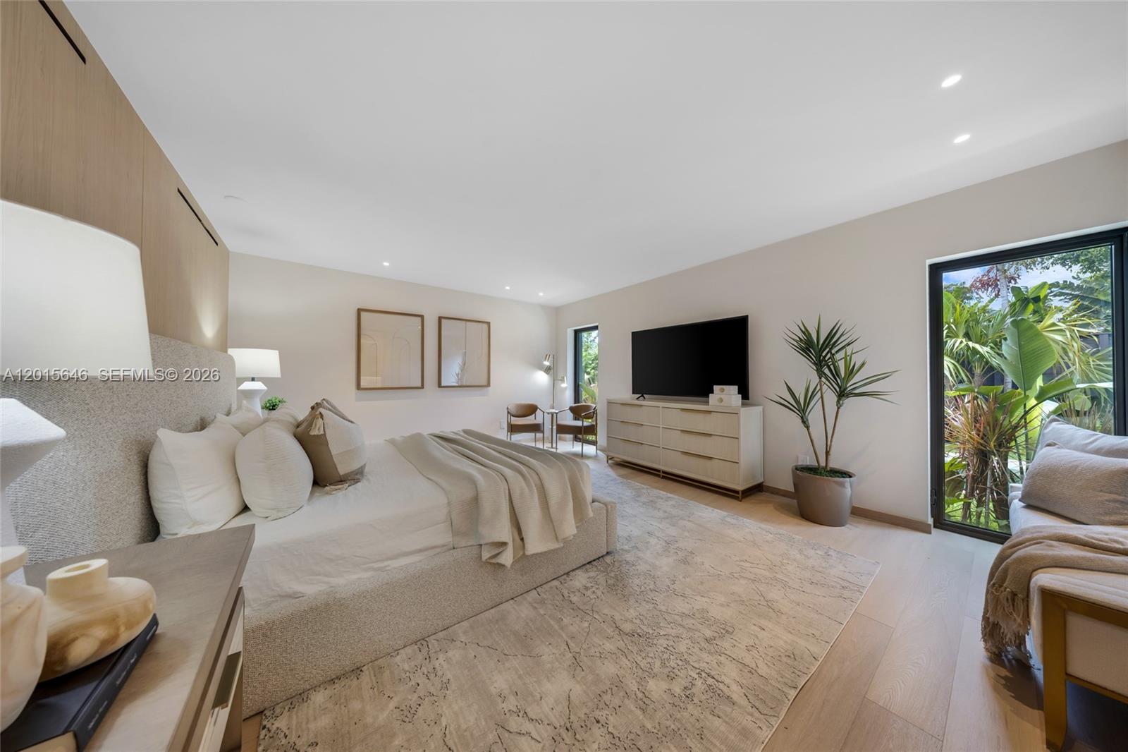 72 W Shore Dr W, Miami FL 33133