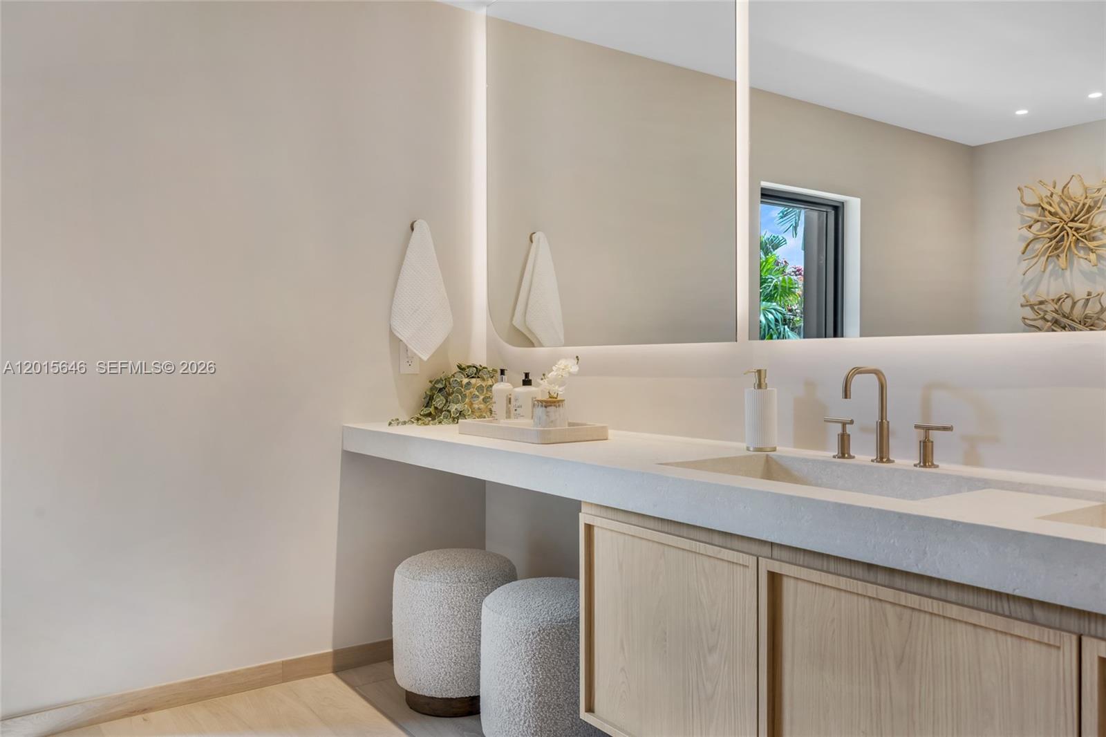72 W Shore Dr W, Miami FL 33133