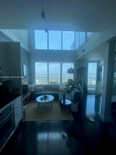 60 SW 13th St #4611, Miami FL 33130