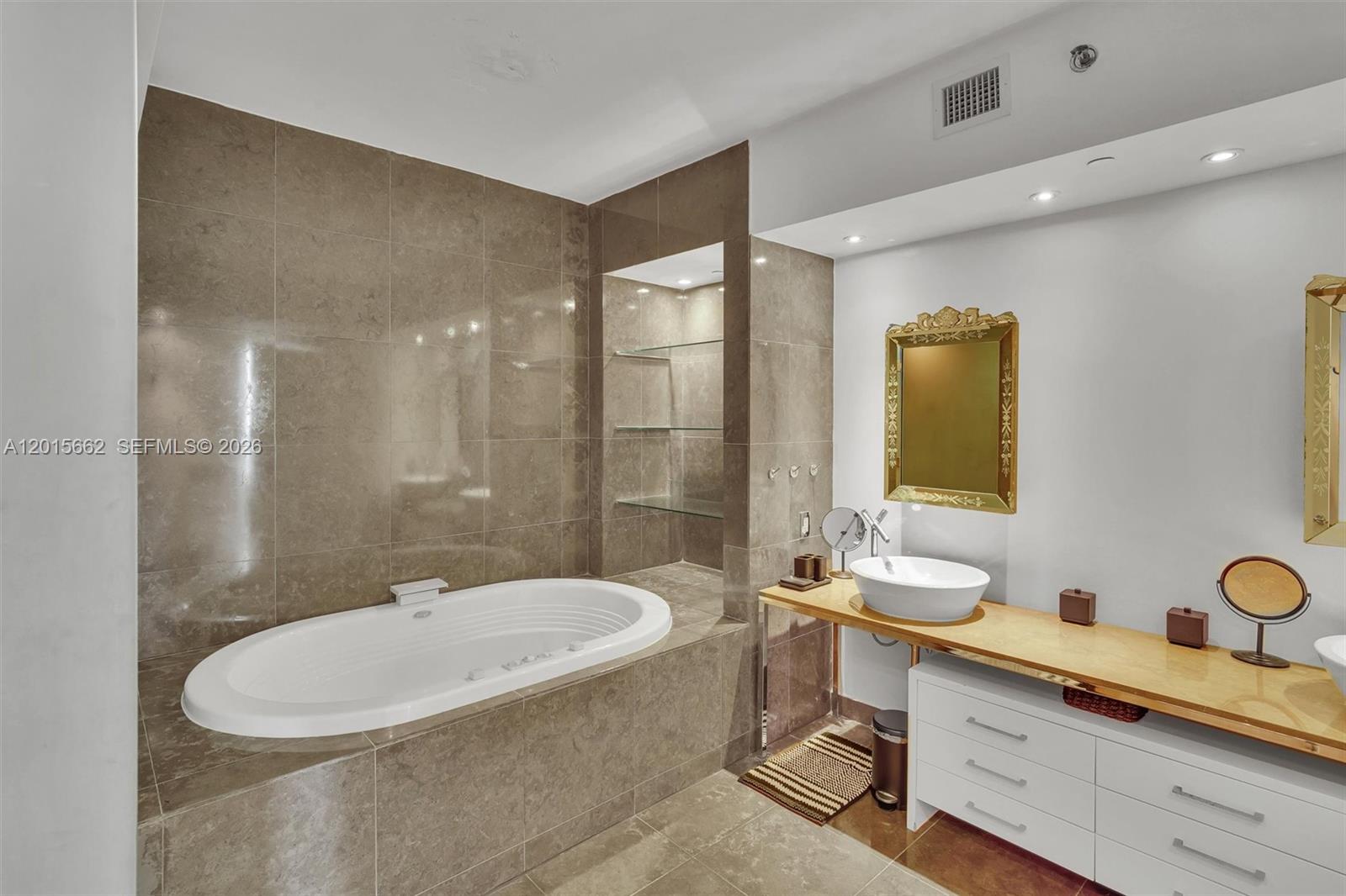450 Alton Rd #2604, Miami Beach FL 33139