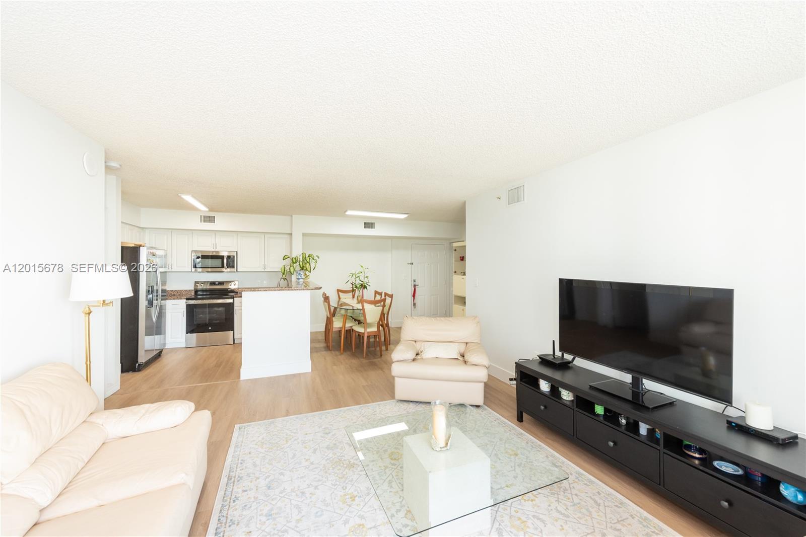 1155 Brickell Bay Dr #609, Miami FL 33131