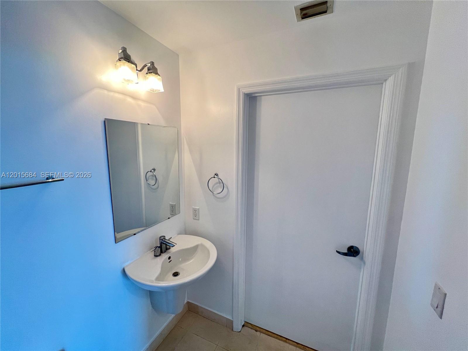 60 SW 13th St #3609, Miami FL 33130