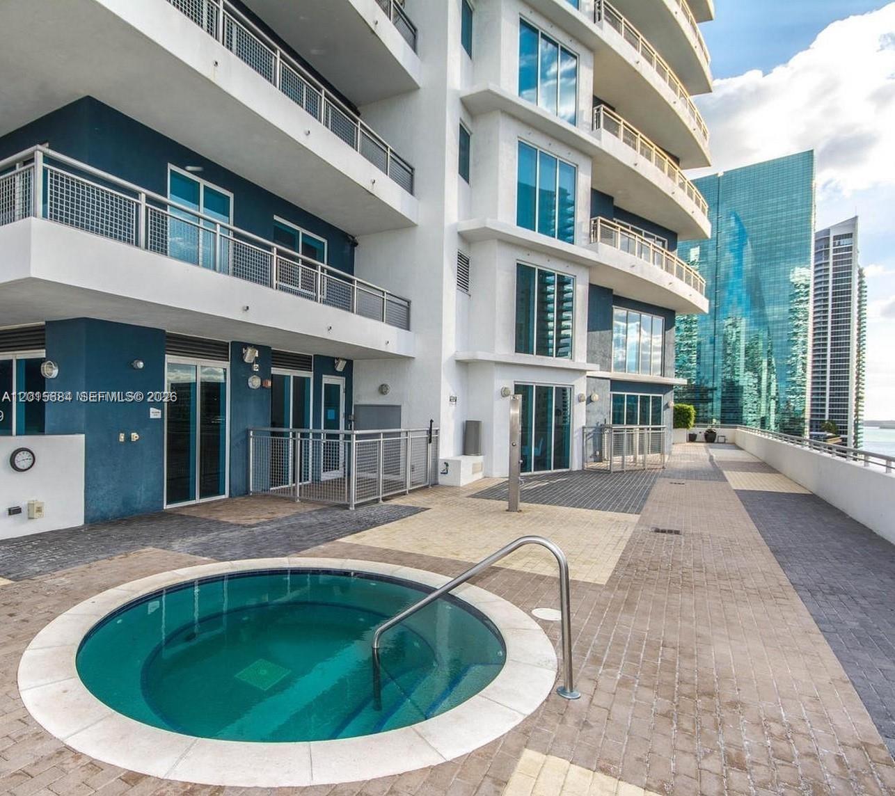 60 SW 13th St #3609, Miami FL 33130
