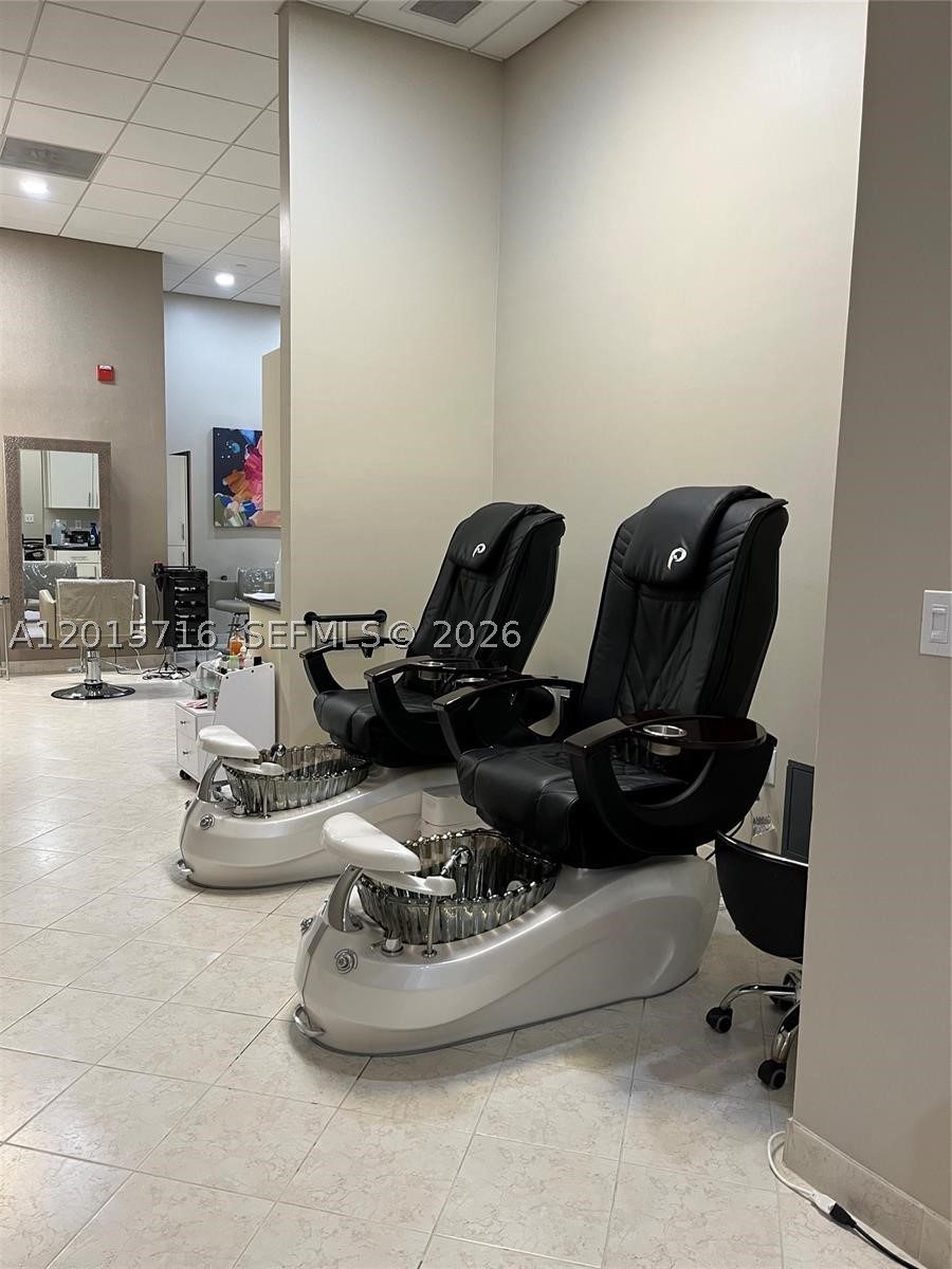16101 Emerald Estates Dr #254, Weston FL 33331