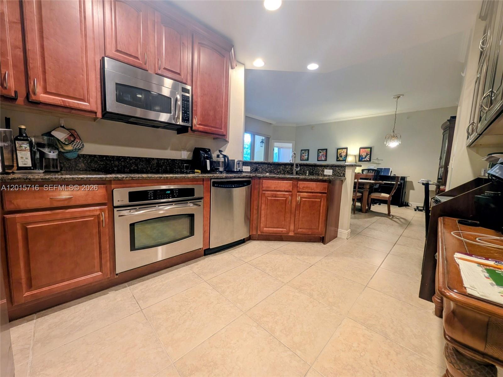16101 Emerald Estates Dr #254, Weston FL 33331