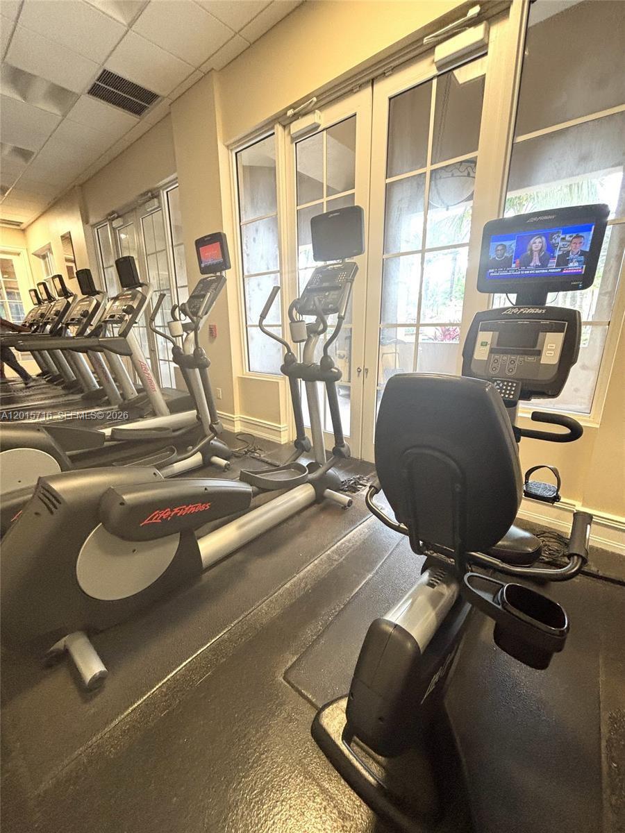 16101 Emerald Estates Dr #254, Weston FL 33331