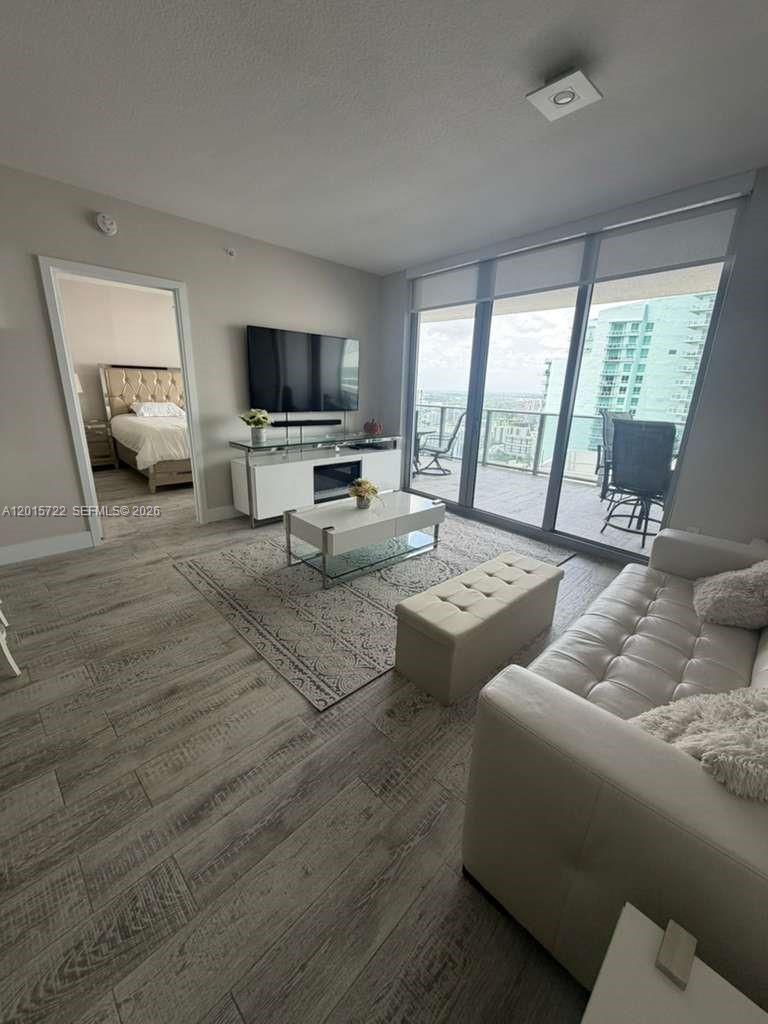 488 NE 18th St #3905, Miami FL 33132