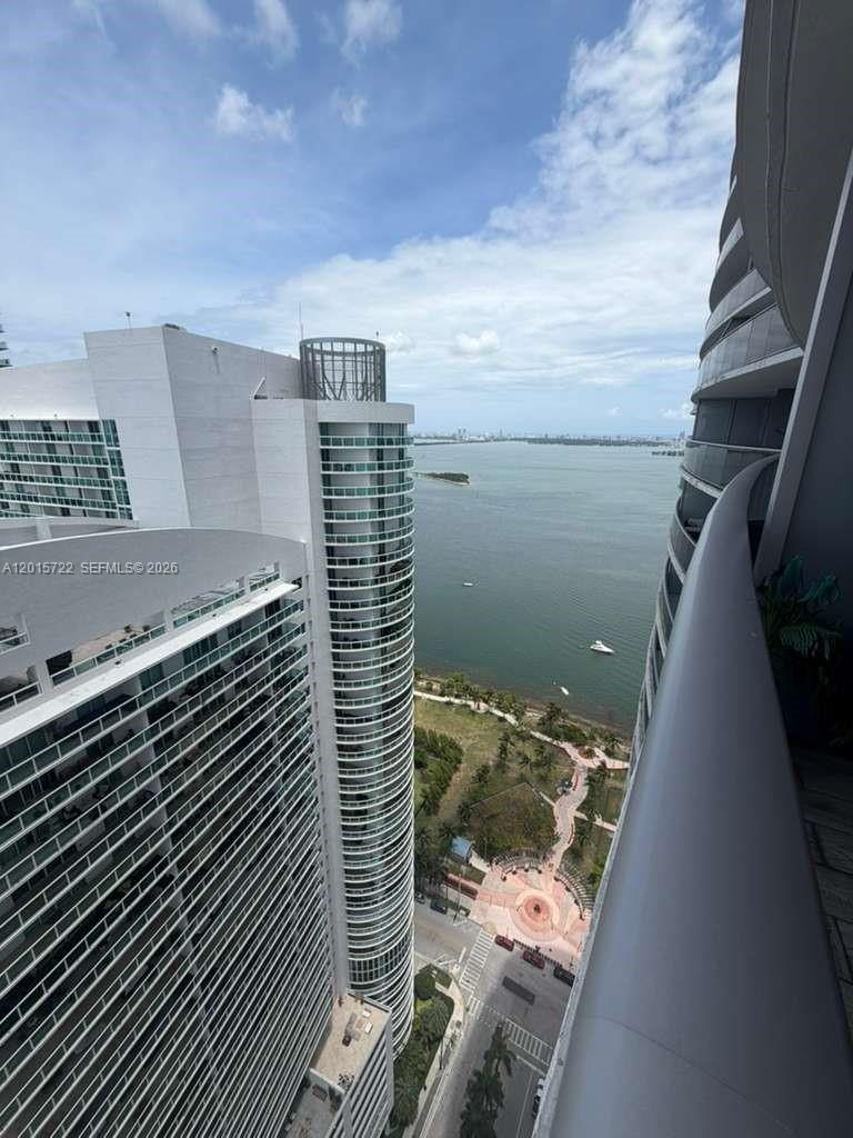 488 NE 18th St #3905, Miami FL 33132