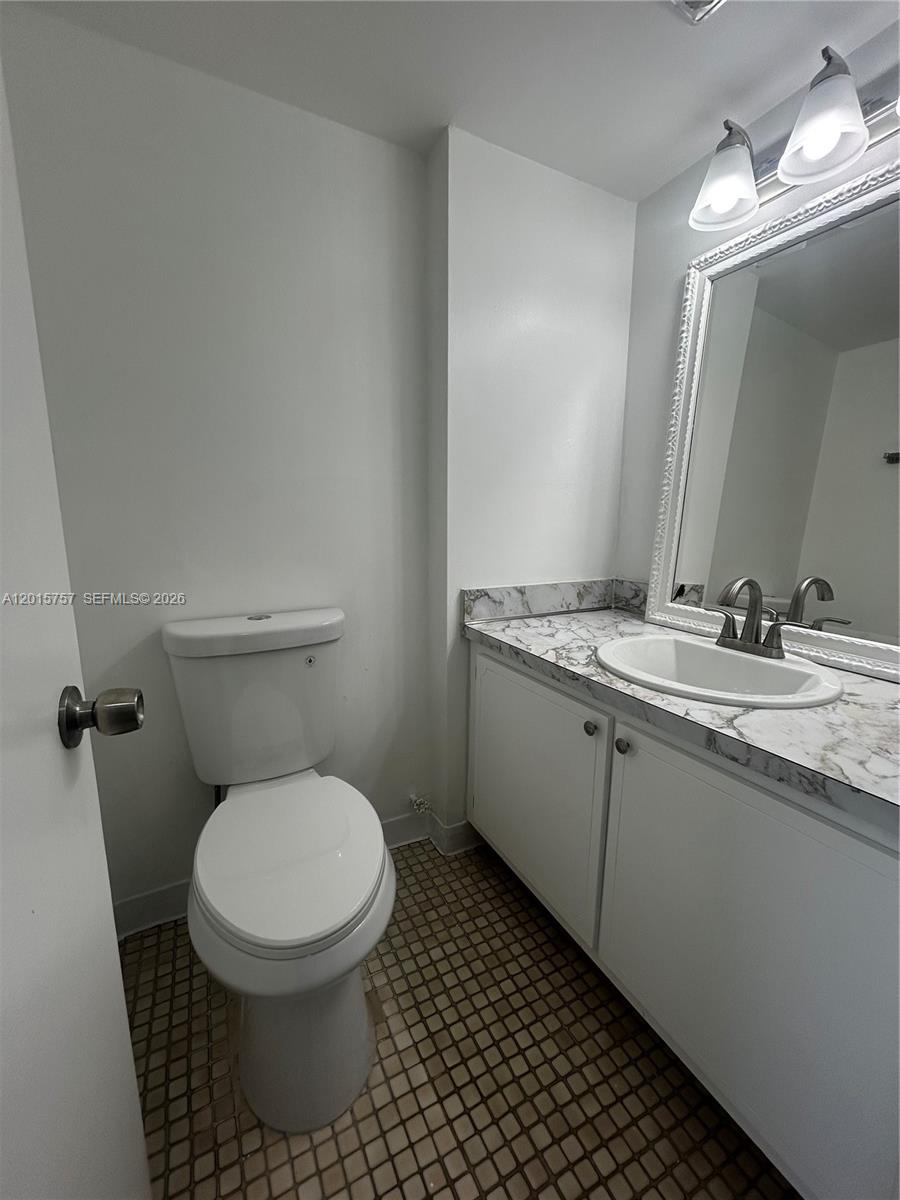 3849 NE 169th St #204, North Miami Beach FL 33160