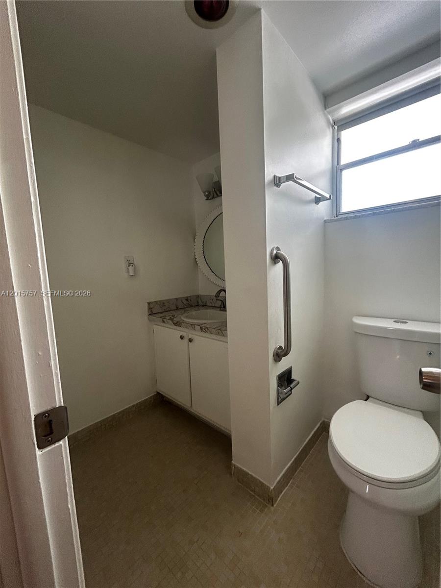 3849 NE 169th St #204, North Miami Beach FL 33160