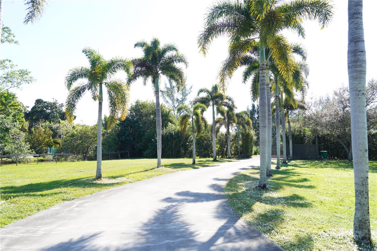 18901 SW 50th ST, Southwest Ranches FL 33332