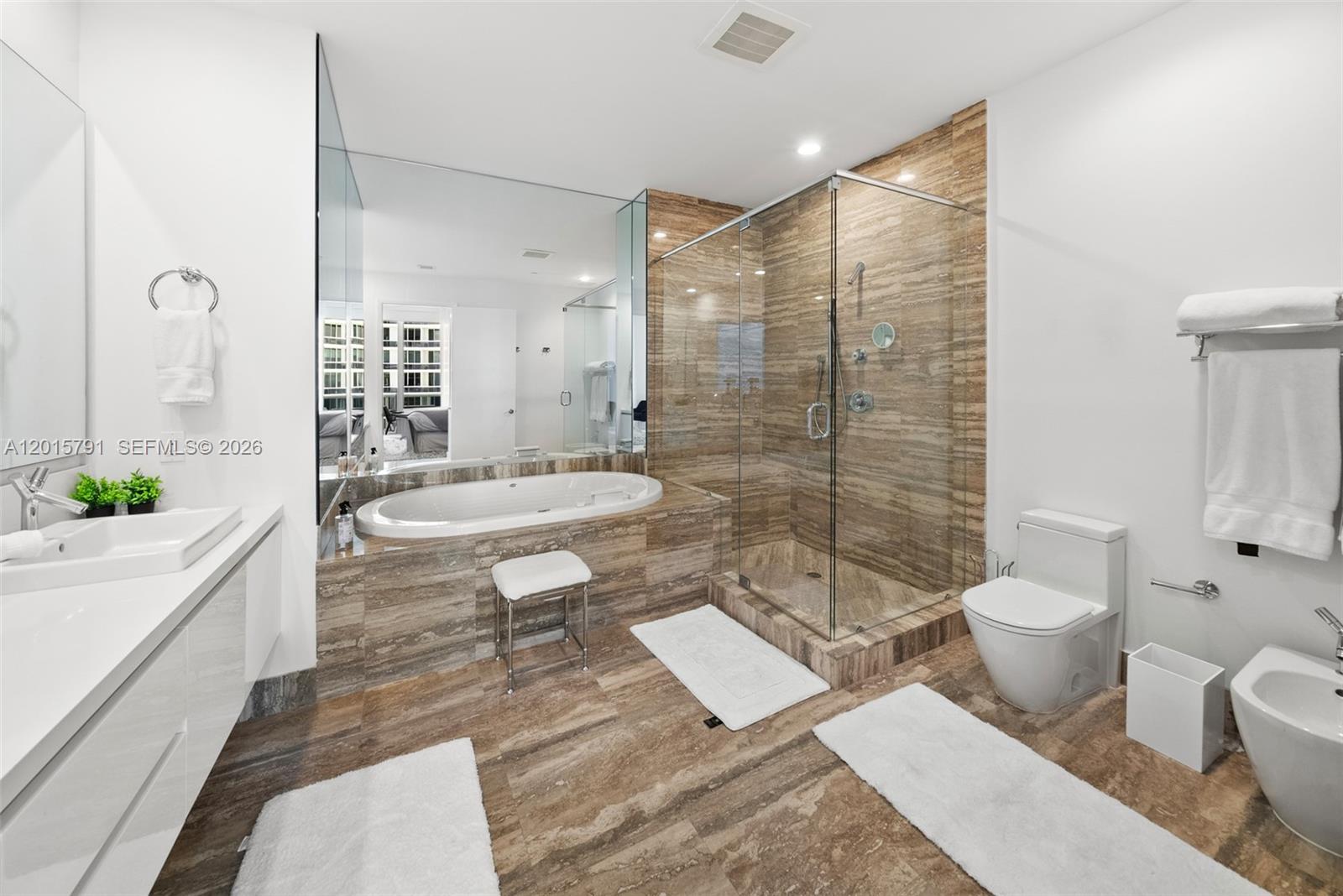 15901 Collins Ave #3302, Sunny Isles Beach FL 33160