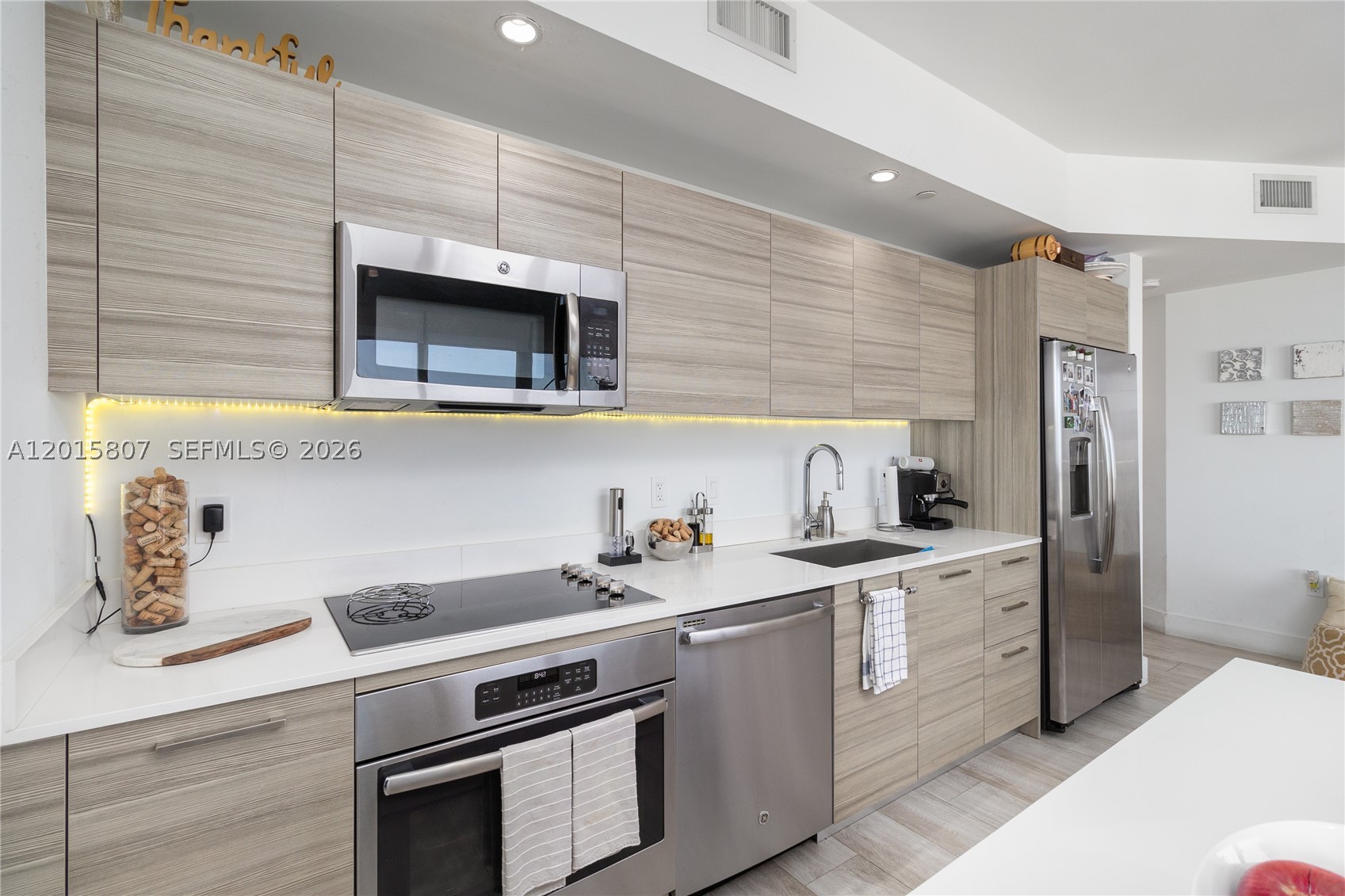 121 NE 34th St #2509, Miami FL 33137