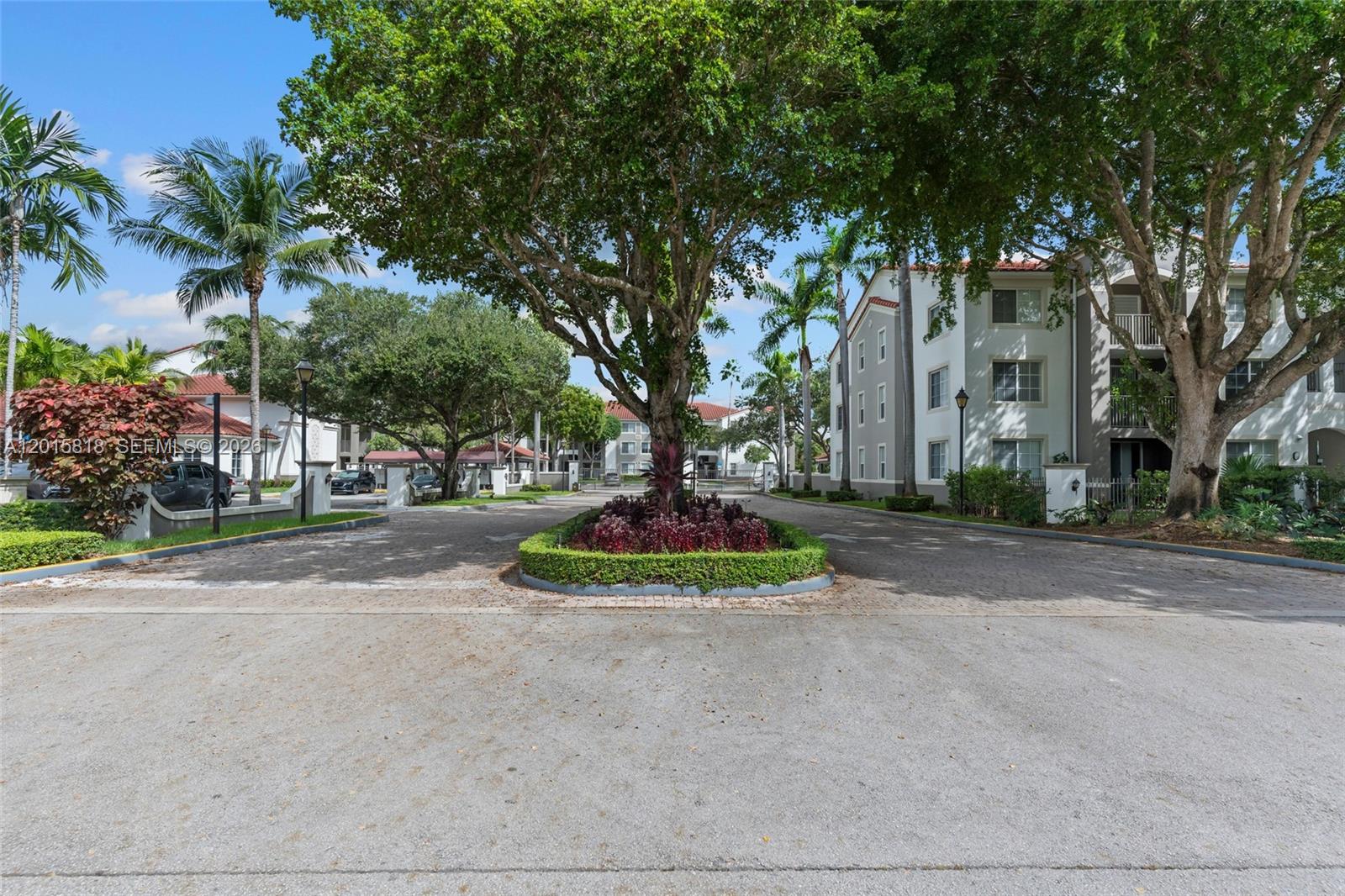 6861 SW 44th St #109, Miami FL 33155