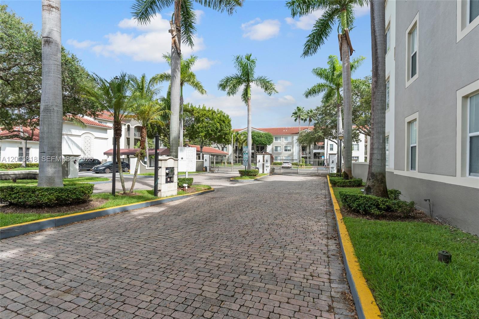 6861 SW 44th St #109, Miami FL 33155