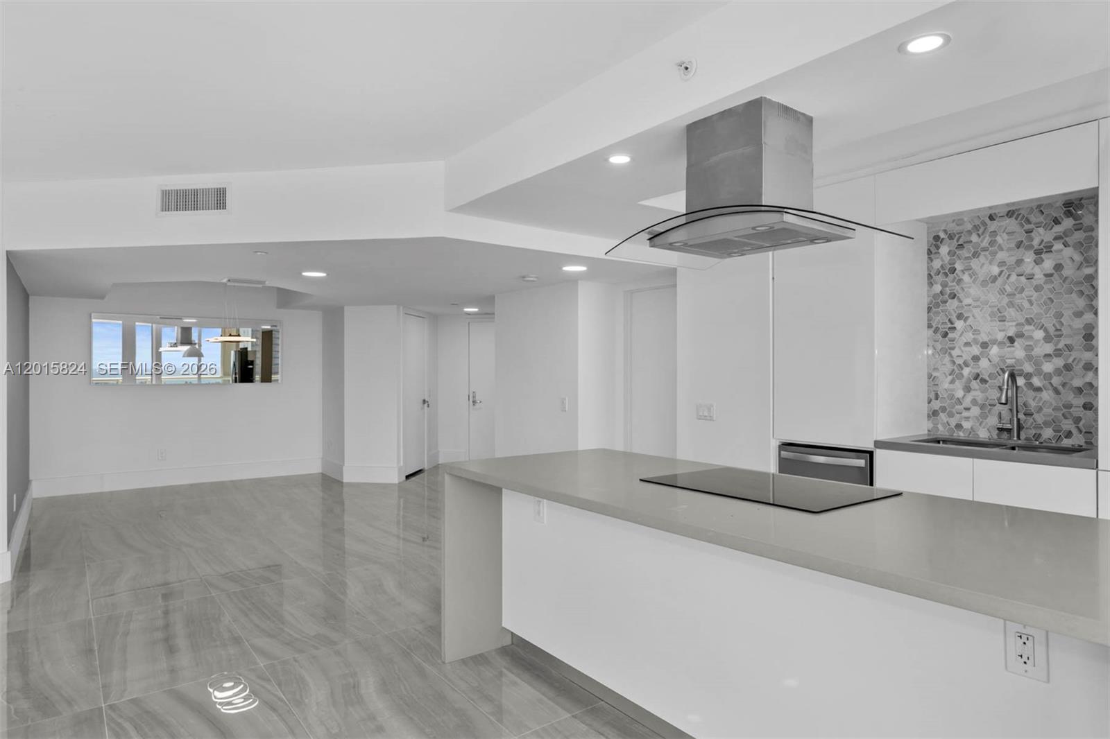21055 Yacht Club Dr #1409, Aventura FL 33180