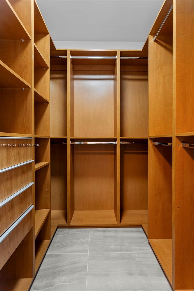 21055 Yacht Club Dr #1409, Aventura FL 33180