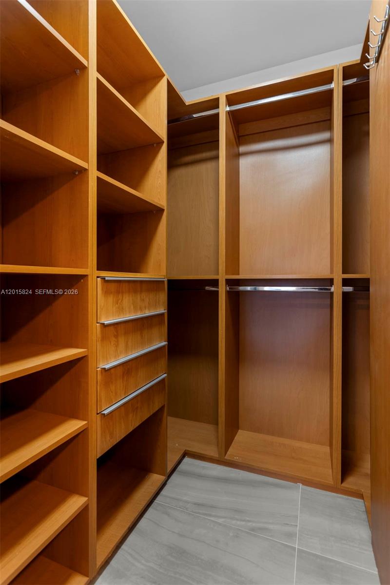 21055 Yacht Club Dr #1409, Aventura FL 33180