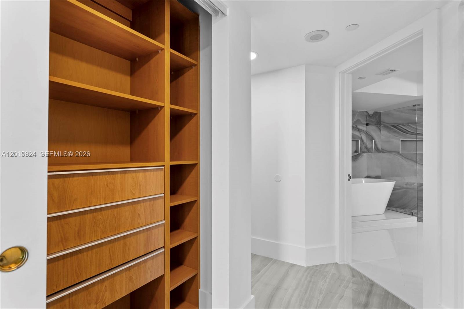 21055 Yacht Club Dr #1409, Aventura FL 33180