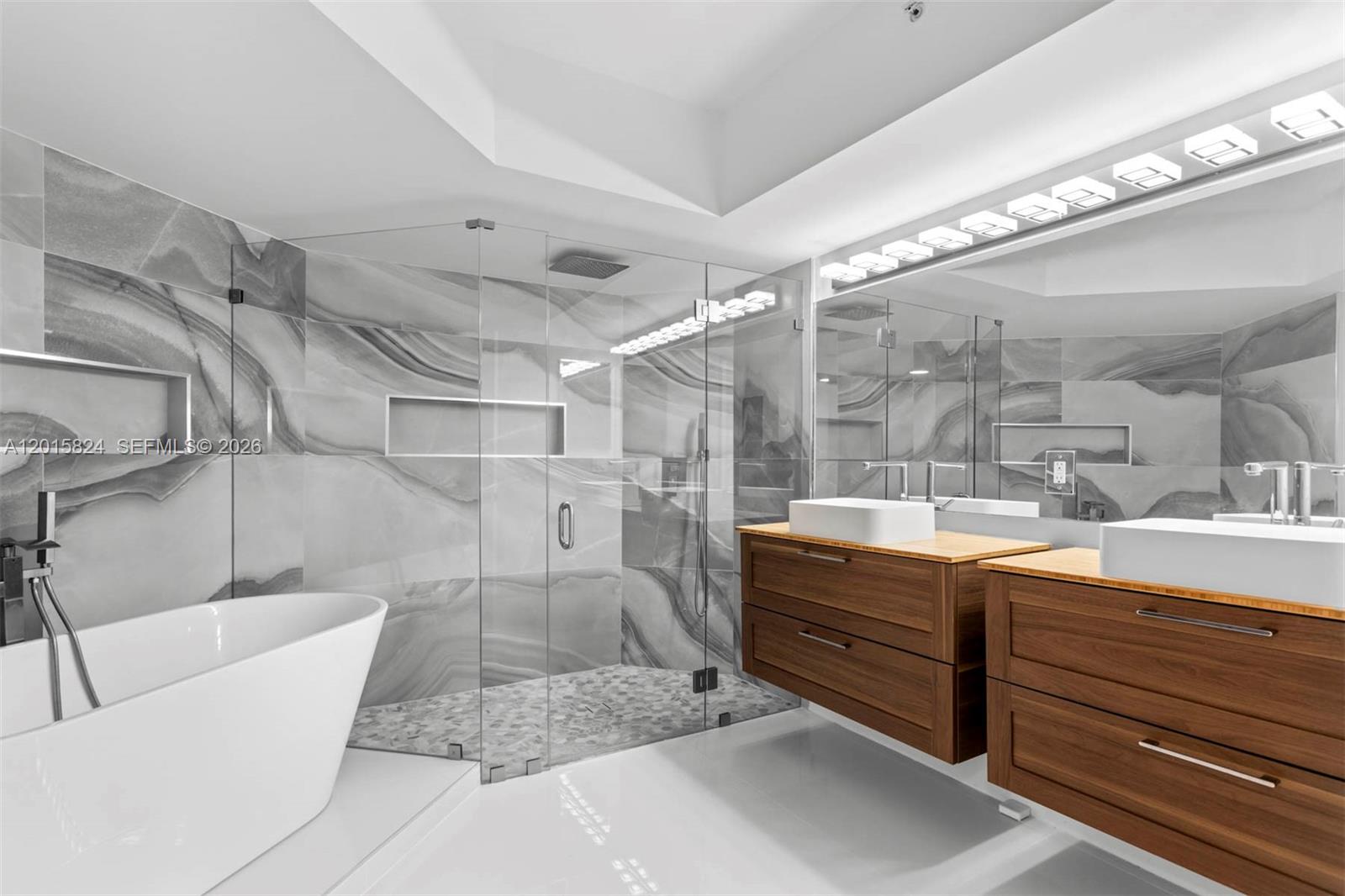21055 Yacht Club Dr #1409, Aventura FL 33180
