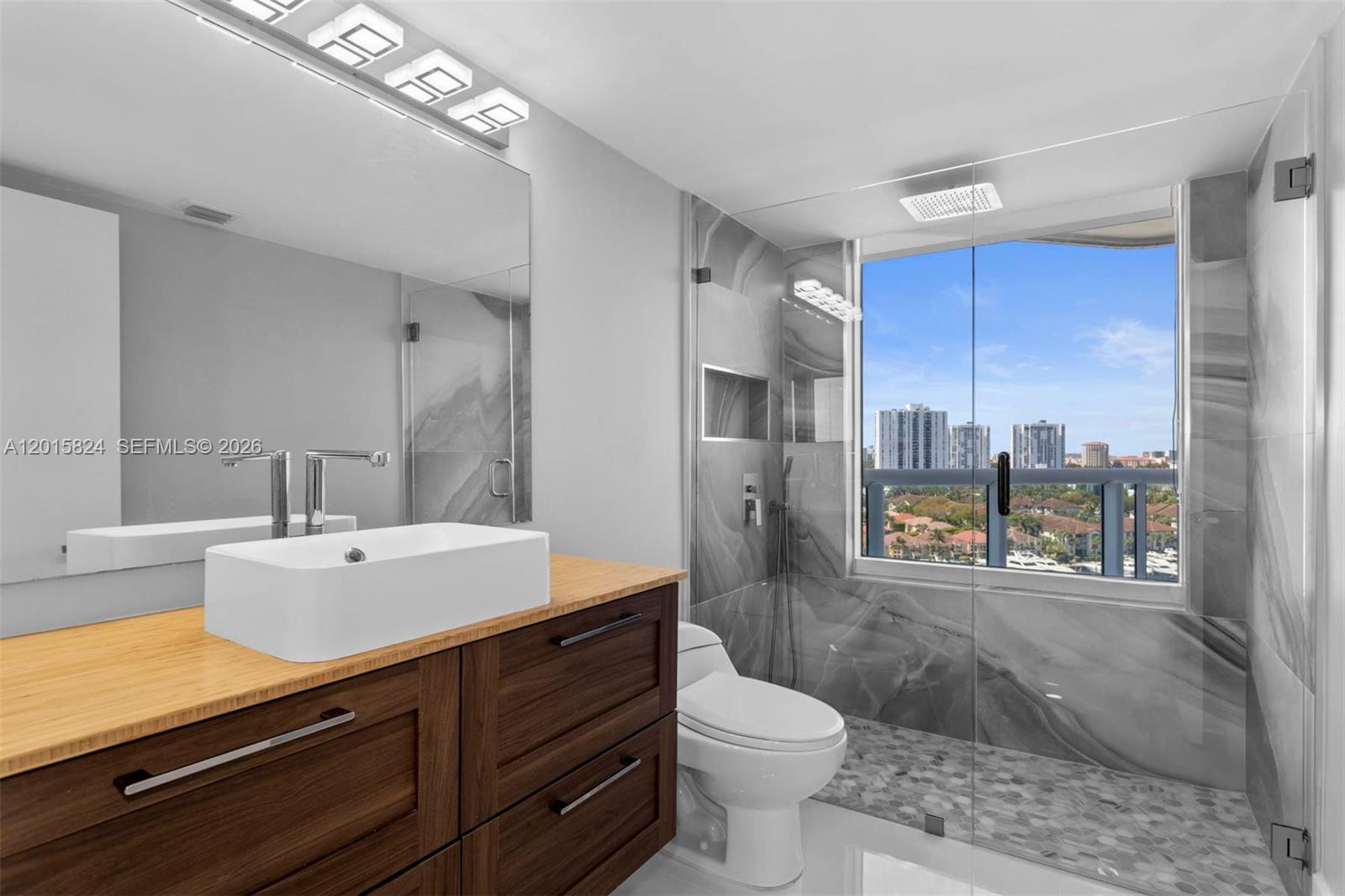 21055 Yacht Club Dr #1409, Aventura FL 33180
