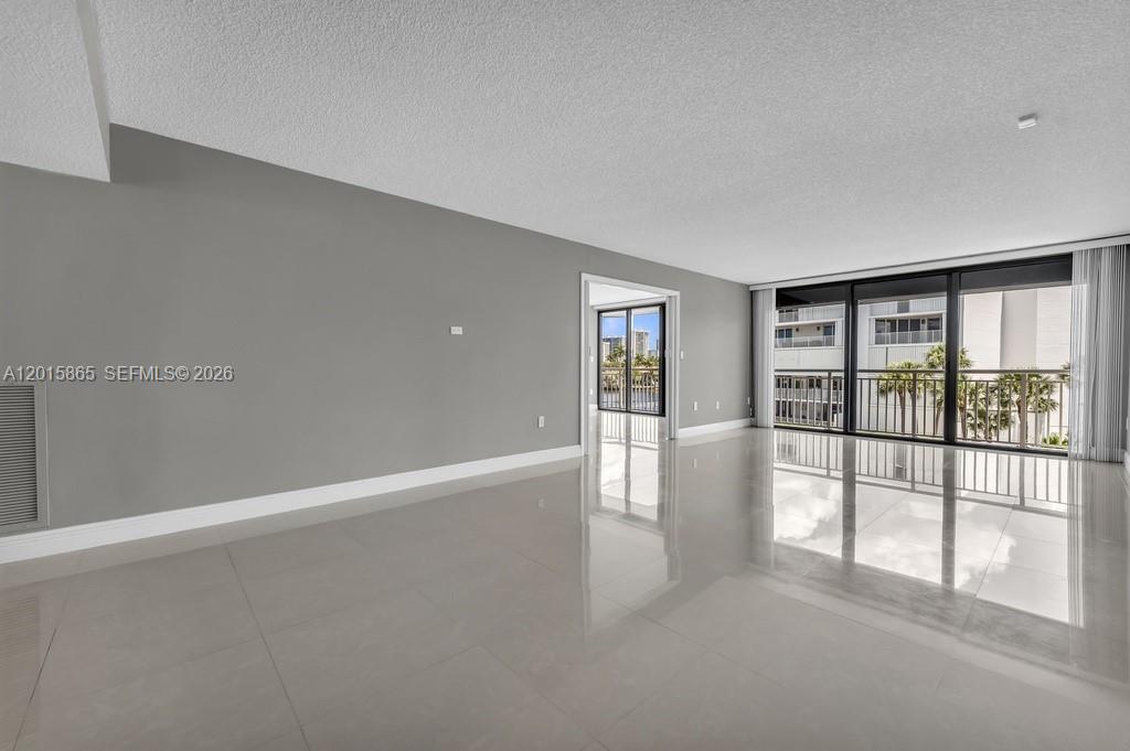 3100 NE 48th St #318, Fort Lauderdale FL 33308