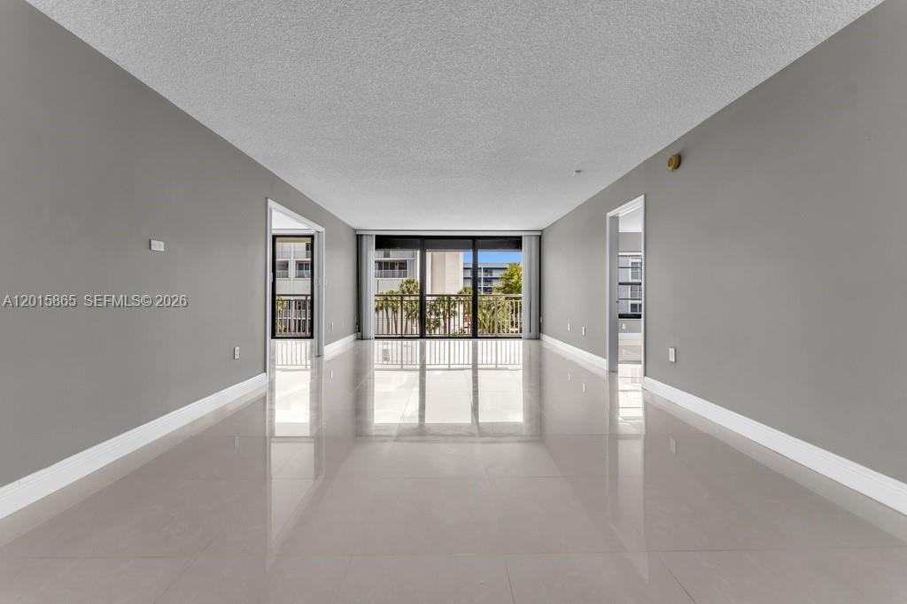 3100 NE 48th St #318, Fort Lauderdale FL 33308