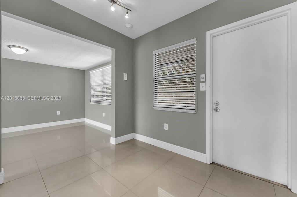 3100 NE 48th St #318, Fort Lauderdale FL 33308