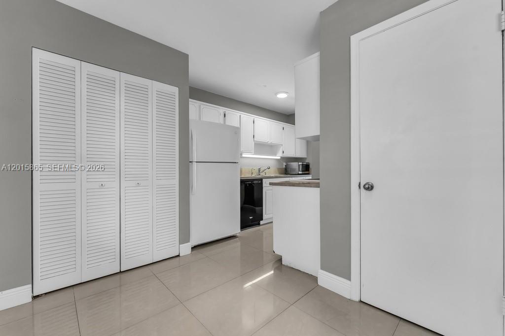 3100 NE 48th St #318, Fort Lauderdale FL 33308