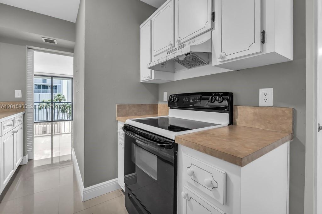 3100 NE 48th St #318, Fort Lauderdale FL 33308