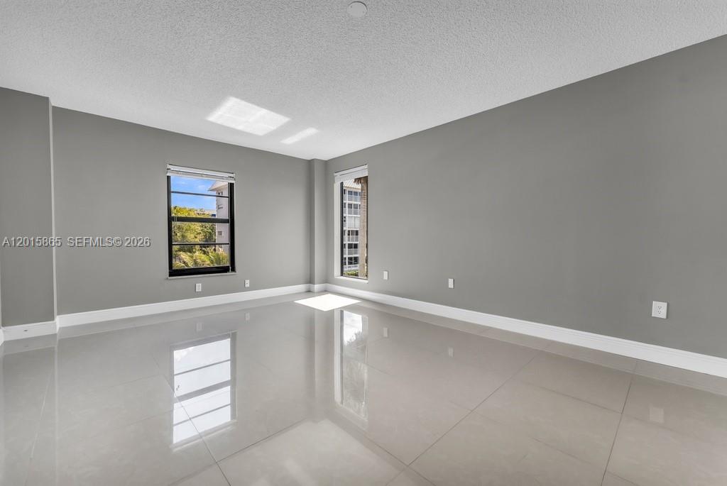 3100 NE 48th St #318, Fort Lauderdale FL 33308