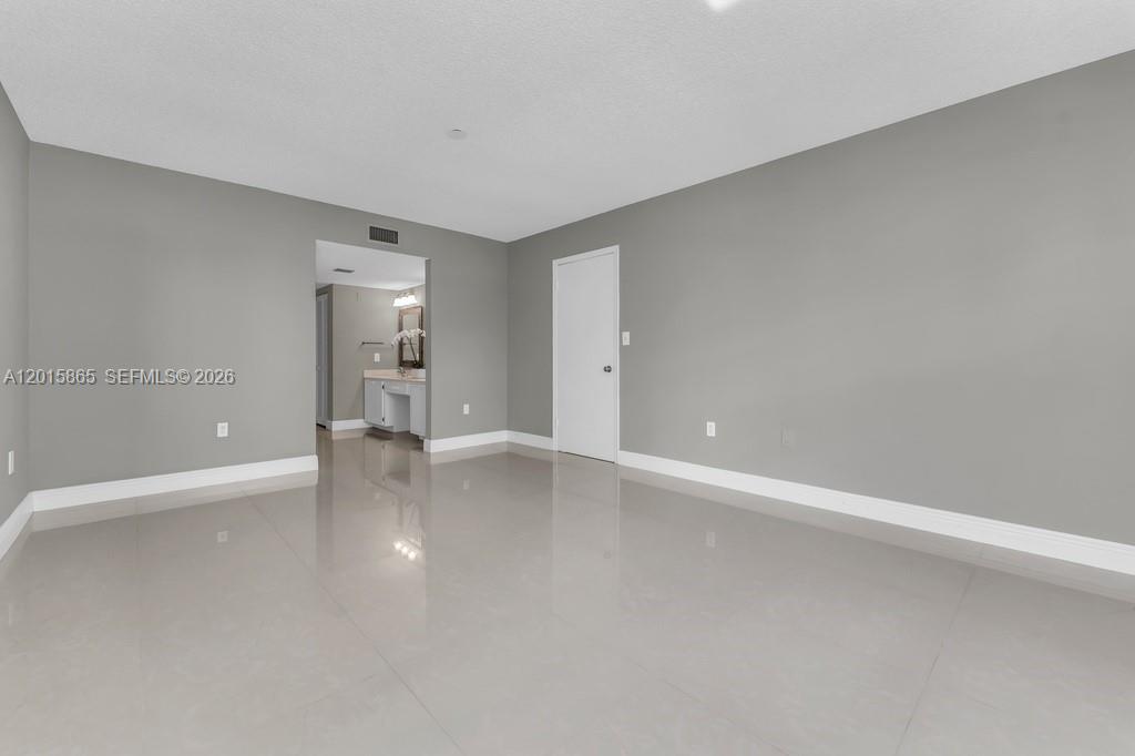 3100 NE 48th St #318, Fort Lauderdale FL 33308
