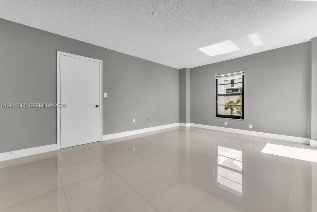 3100 NE 48th St #318, Fort Lauderdale FL 33308