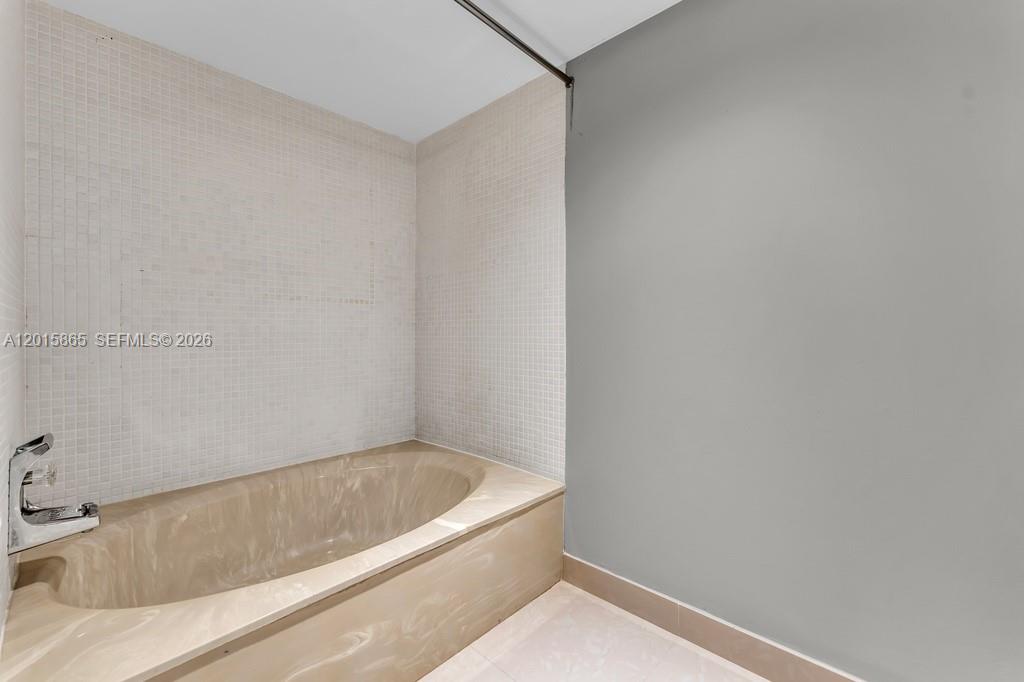 3100 NE 48th St #318, Fort Lauderdale FL 33308