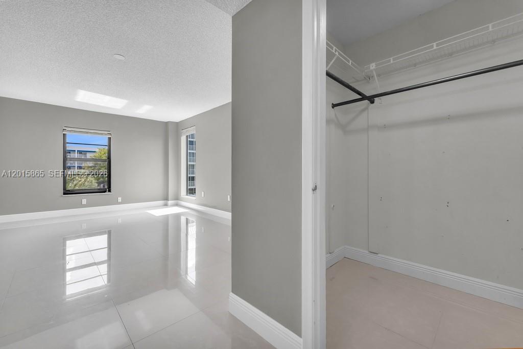 3100 NE 48th St #318, Fort Lauderdale FL 33308