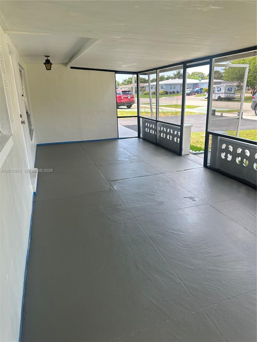 4616 NW 39th St, Lauderdale Lakes FL 33319
