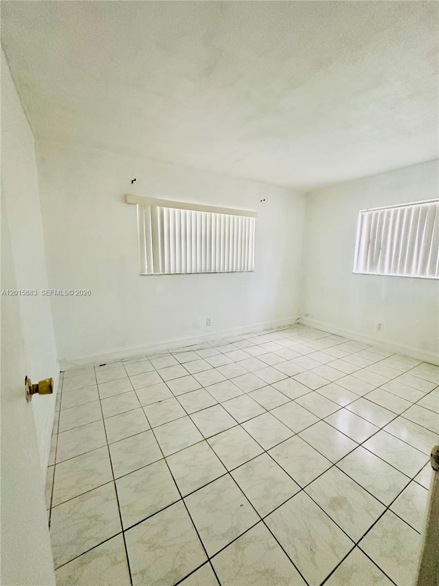 4616 NW 39th St, Lauderdale Lakes FL 33319