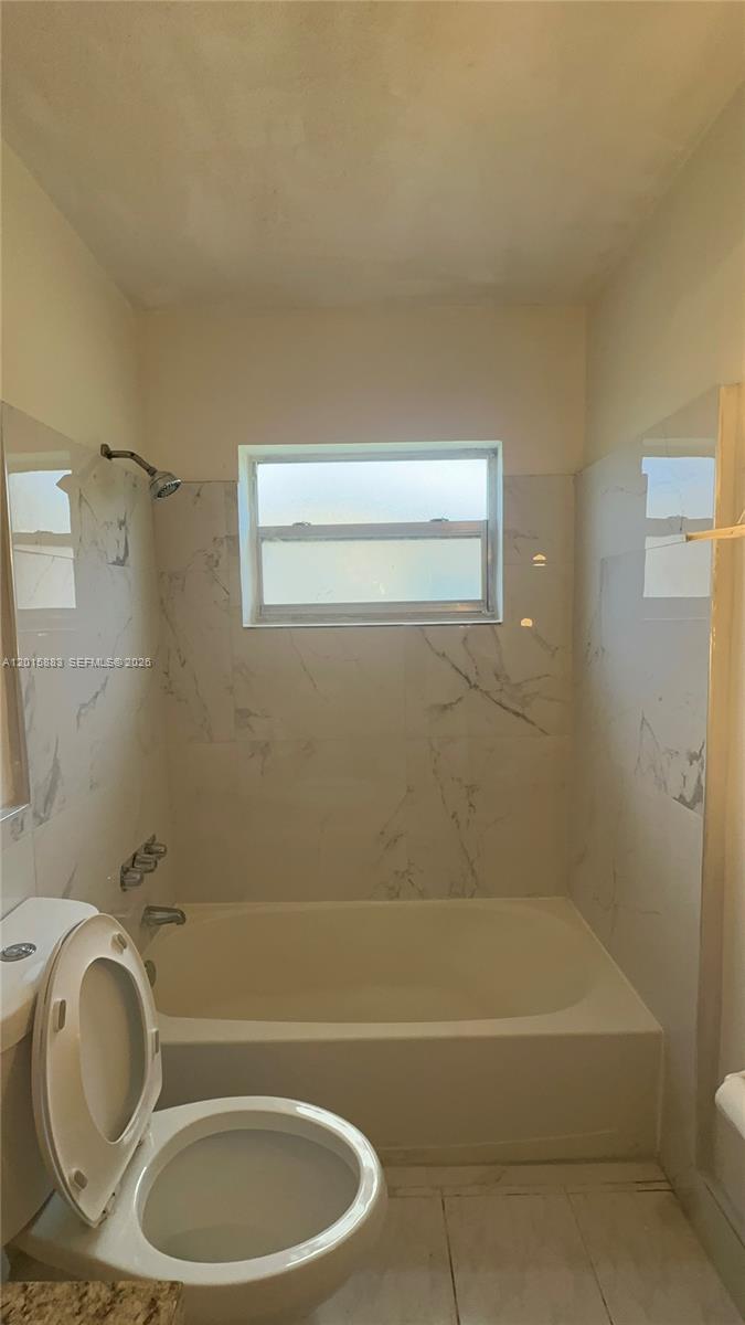 4616 NW 39th St, Lauderdale Lakes FL 33319