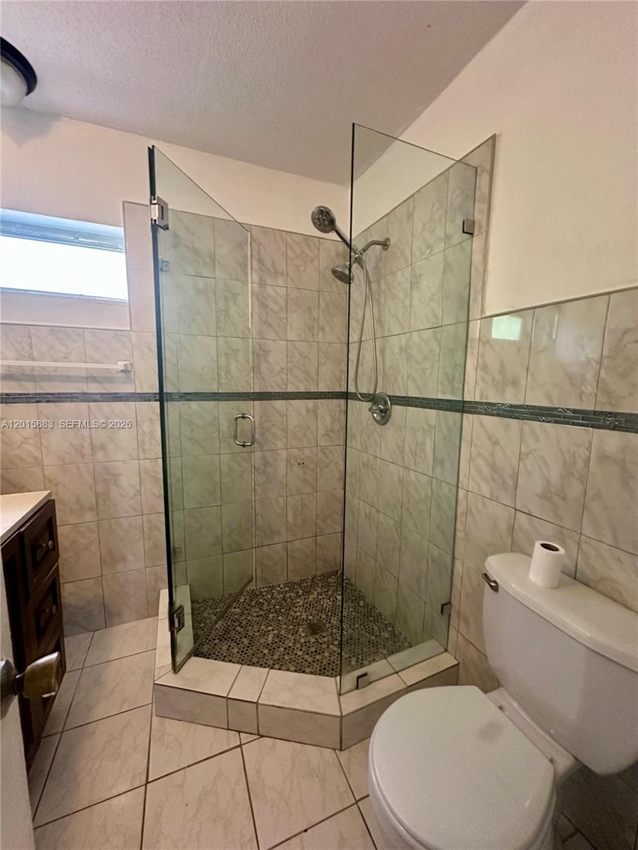4616 NW 39th St, Lauderdale Lakes FL 33319