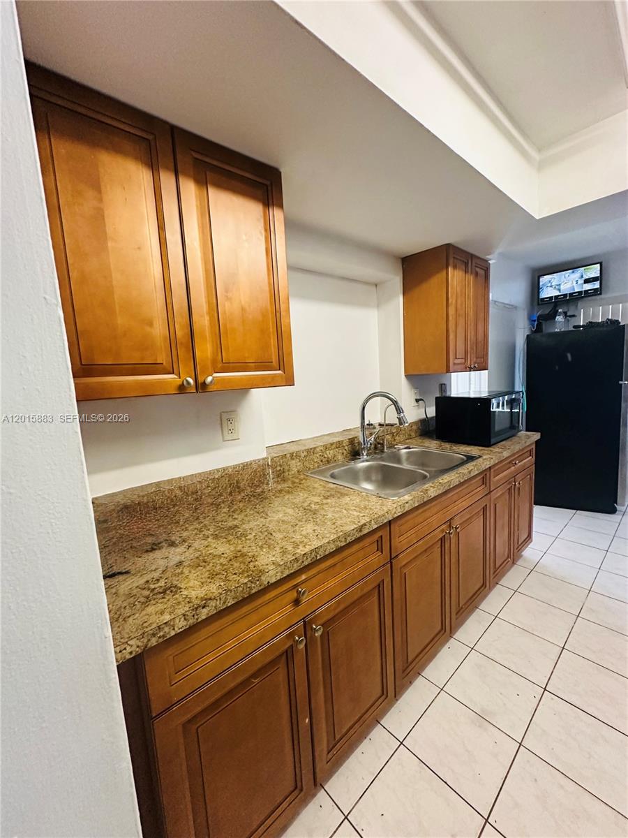 4616 NW 39th St, Lauderdale Lakes FL 33319