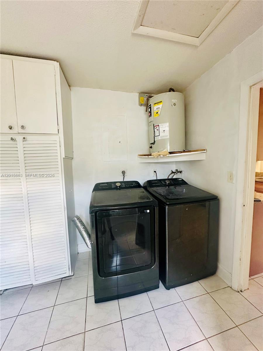 4616 NW 39th St, Lauderdale Lakes FL 33319
