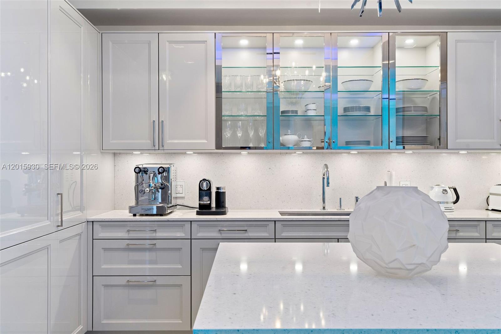 100 S Pointe Dr #2506, Miami Beach FL 33139