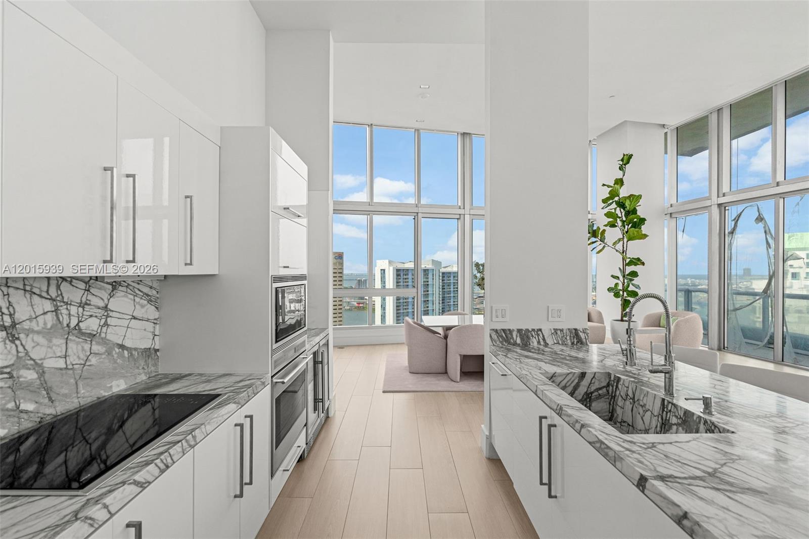465 Brickell Ave #4101, Miami FL 33131