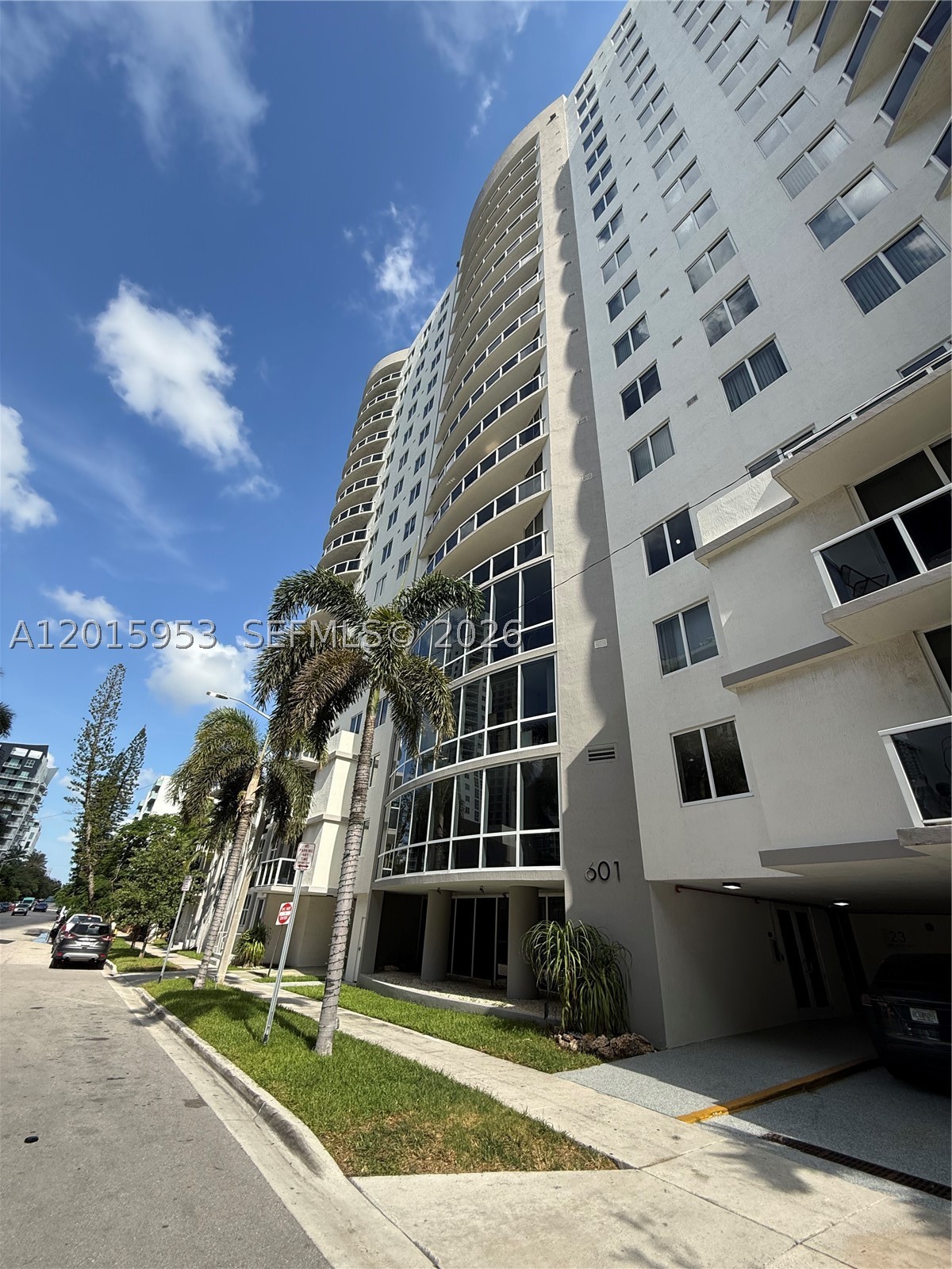 601 NE 23rd St #707, Miami FL 33137