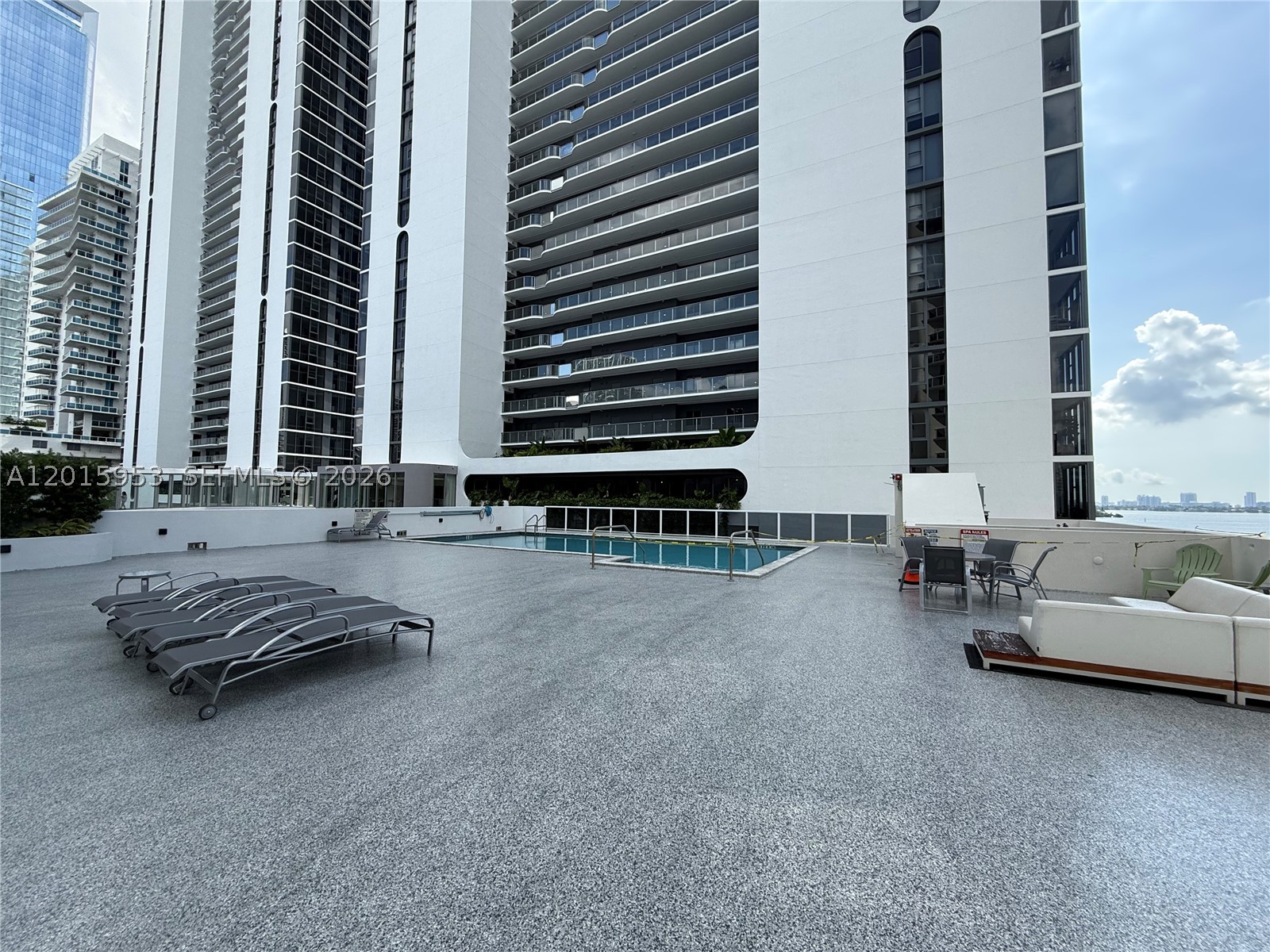 601 NE 23rd St #707, Miami FL 33137
