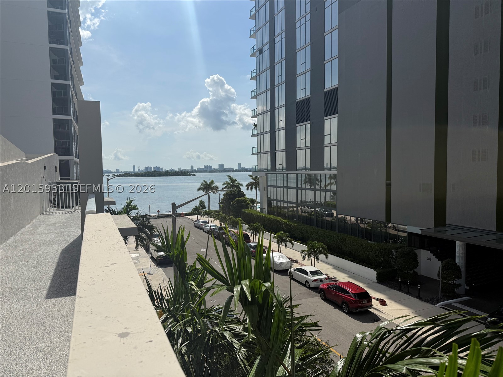 601 NE 23rd St #707, Miami FL 33137