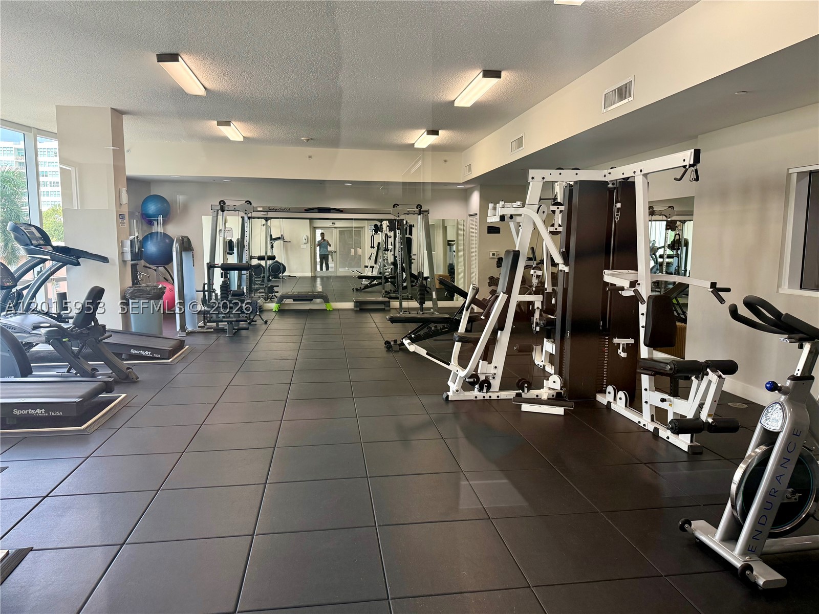 601 NE 23rd St #707, Miami FL 33137