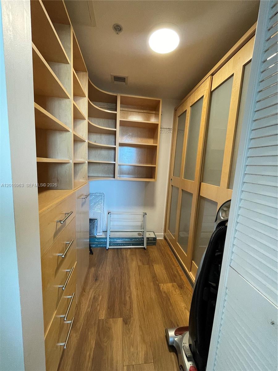 335 S Biscayne Blvd #3603, Miami FL 33131