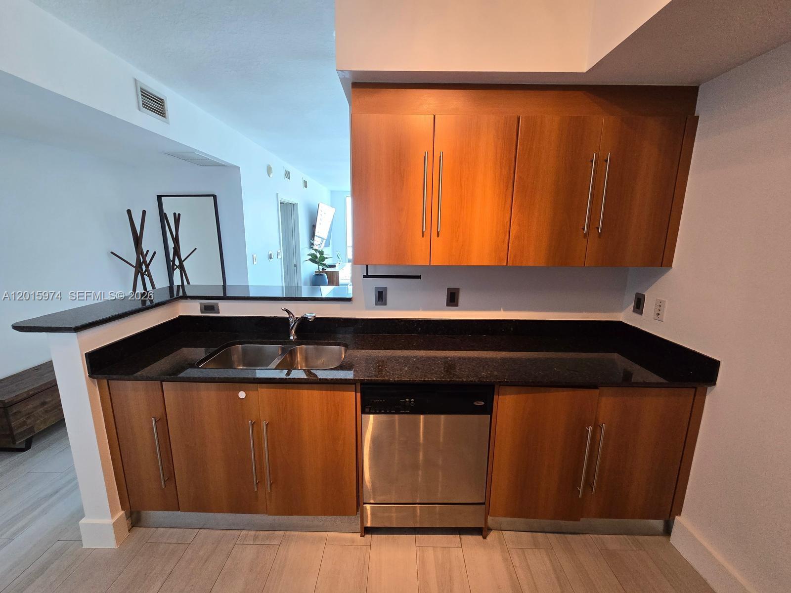 325 S Biscayne Blvd #3719, Miami FL 33131